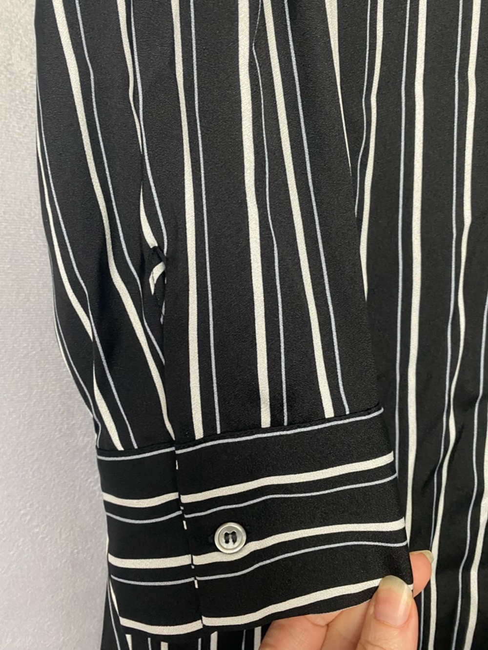 Tahari Striped Blouse Business Casual Sleek professional workwear essential S - Picture 5 of 7